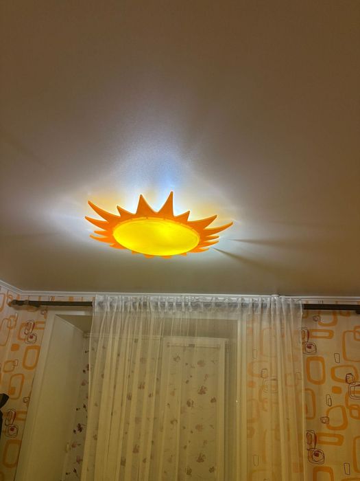 Продам люстру в детскую ком