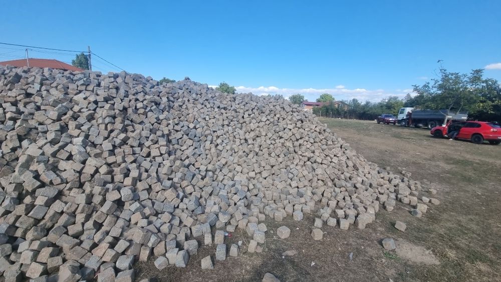 Продавам гранитни павета 10на10