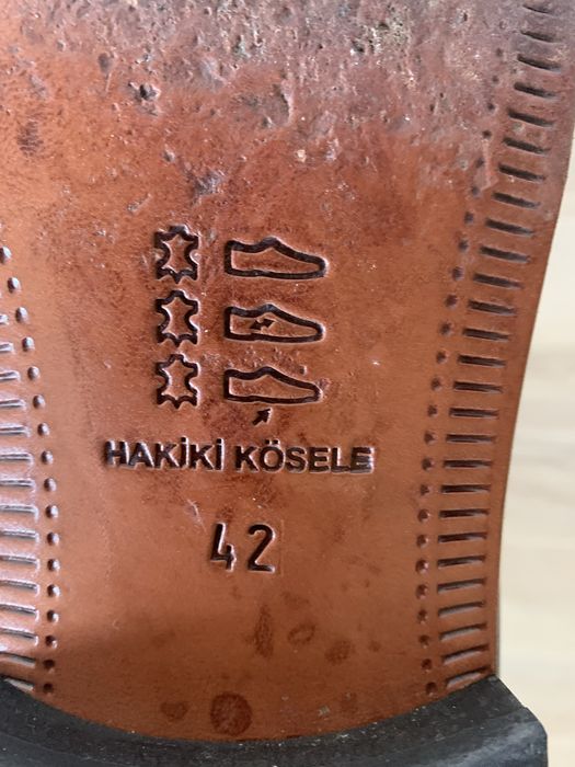 Pantofi de piele eleganti