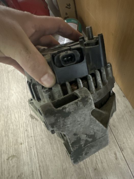 Генератор оригинал. Chevrolet Captiva 2013 оригинал.