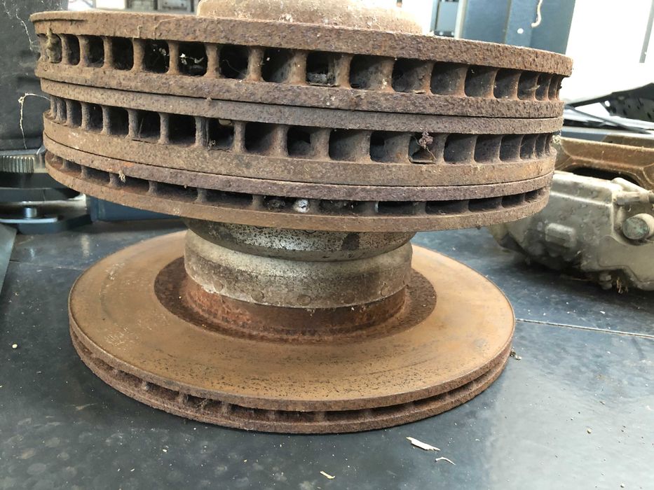 Frane discuri etrier BMW X5 X6 E70 E71 F15 F16 5.0i M50d N63 N57 M50d