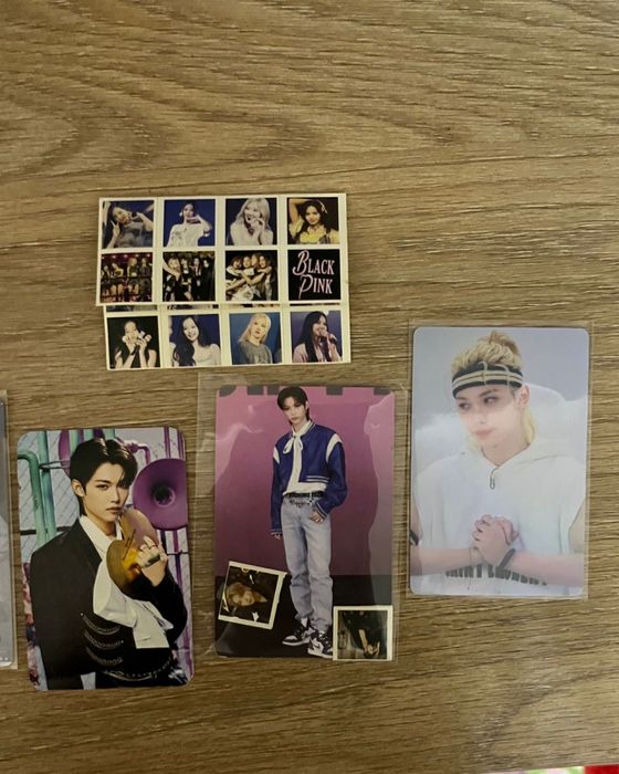 К-поп карточки и наклейки