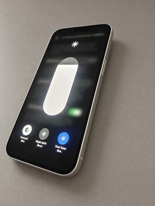 iPhone 14 White