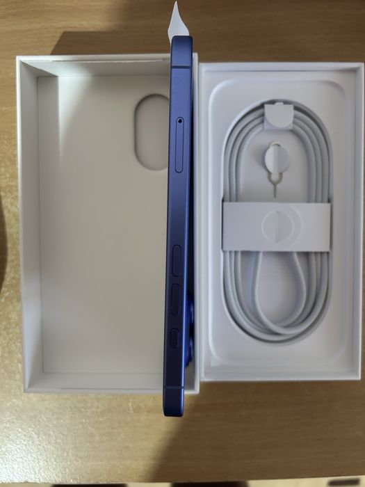 Vand Iphone 16 5G 128 GB Ultramarine