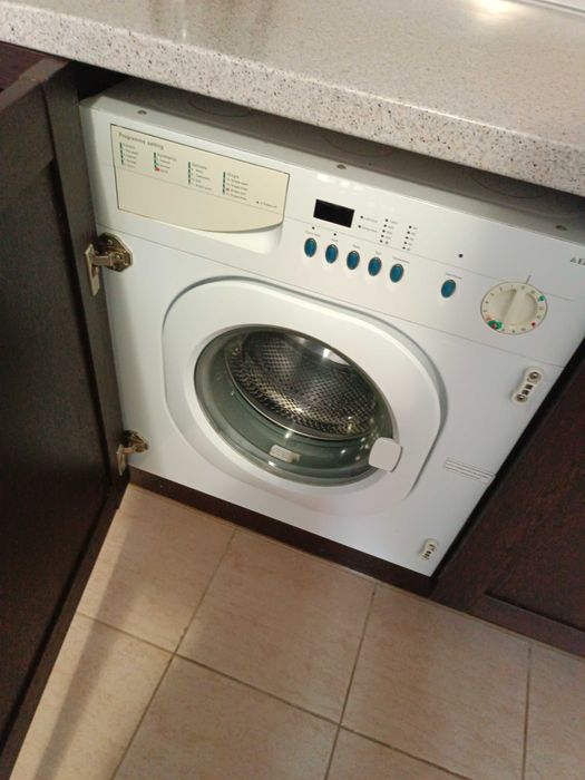 Дава се под наем Двустаен апартамент в Ахелой - 65 кв.м за 648.21 € - Снимка #2