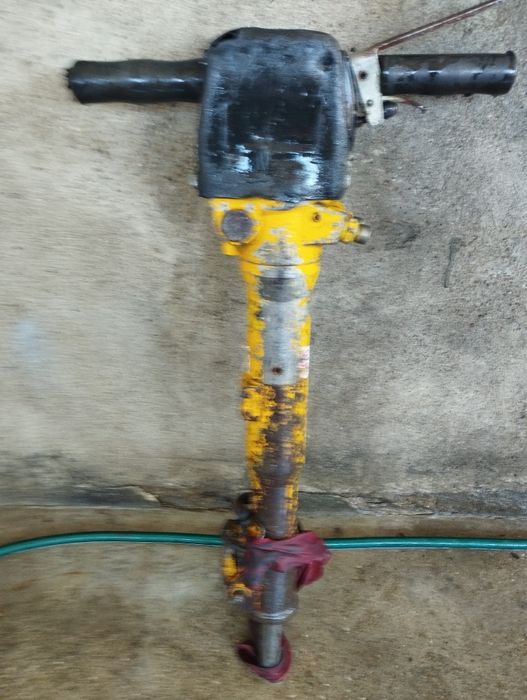 Пневматичен къртач за професионална употреба