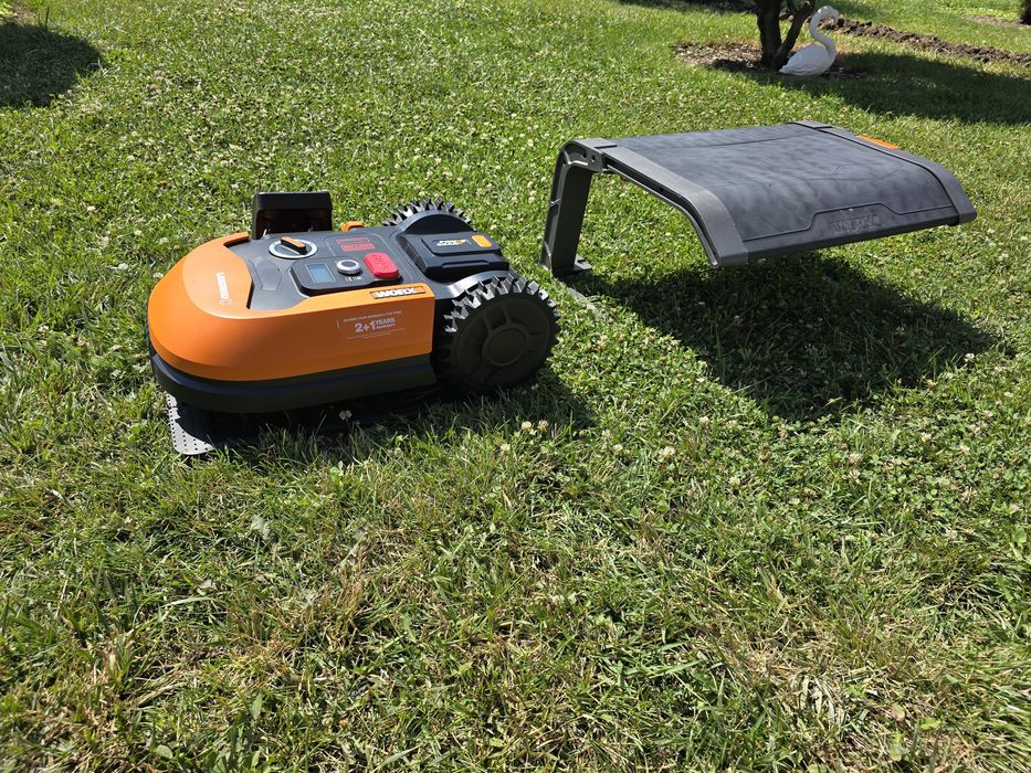 Комплект косачка робот Worx Landroid WR148E 800м2 с гараж WA0194