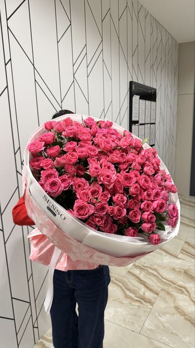 Большие букеты из кустовых роз