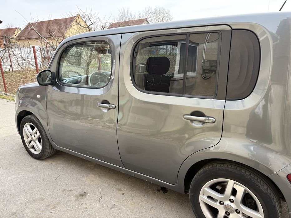 Nissan Cube 2011
