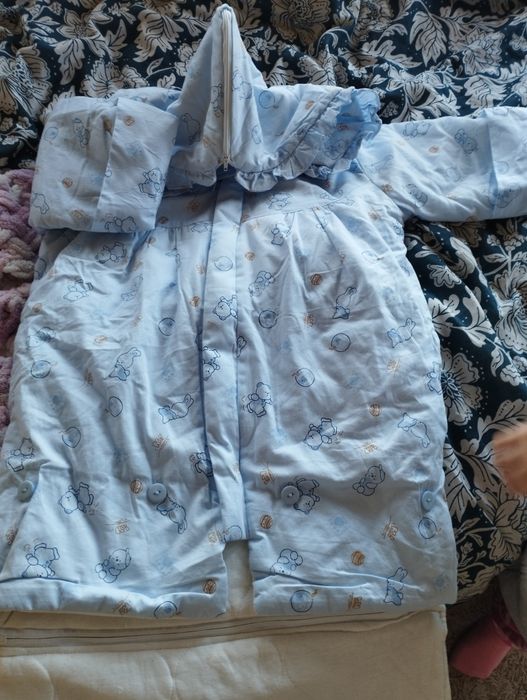 Детски космонавт и чувал