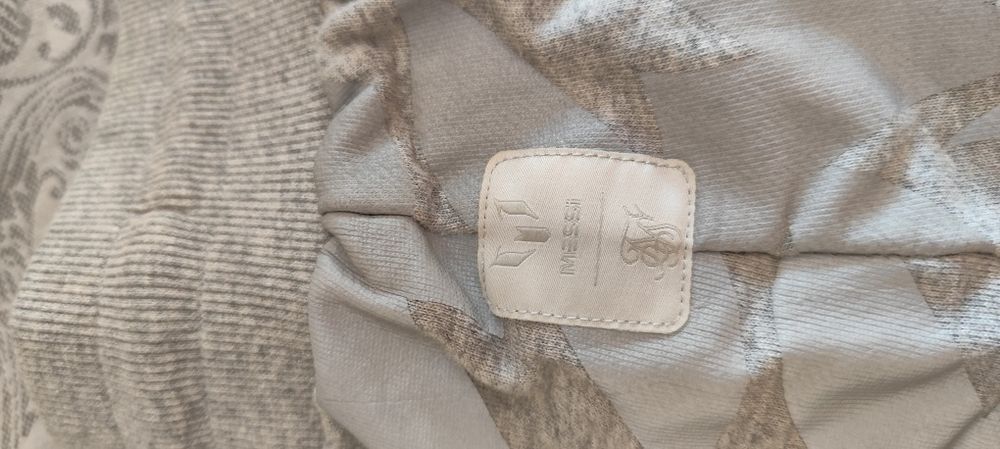 Оригинален сет с марката  Меси като нов