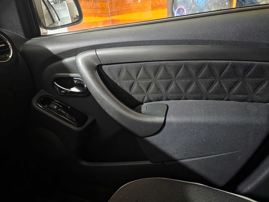 Bord logan cu mp3 Logan 2 +panouri uși duster