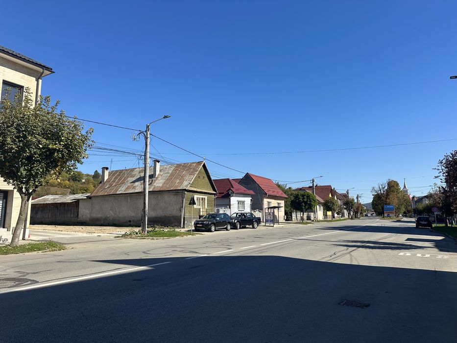 Închiriez teren