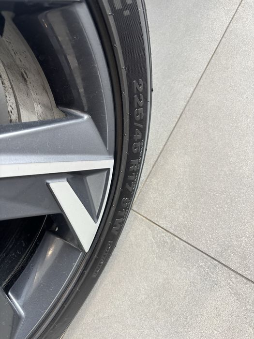 Продам диски с резиной 225/45/17