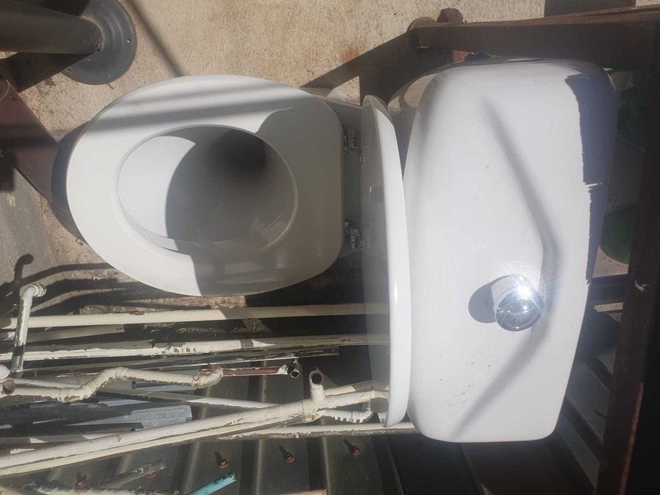 Pachet cada , chiuveta , vas WC cu rezervor