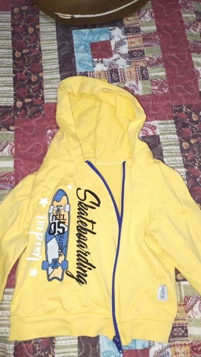 Кофты детские продам