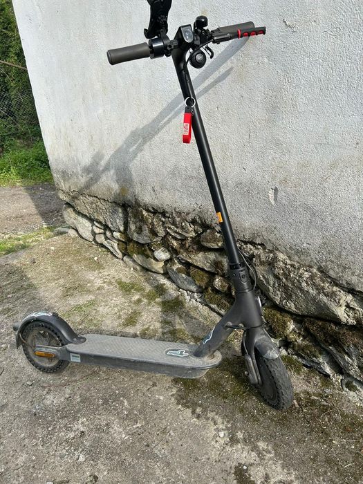 Vând trotineta Xiaomi e-scooter