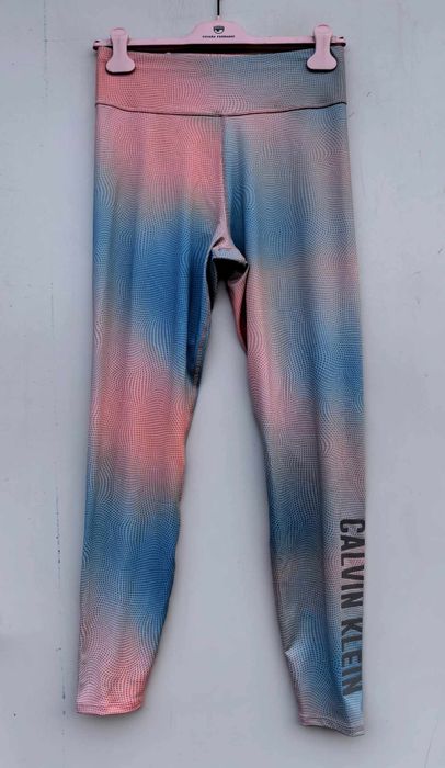 Calvin Klein оригинален дамски клин нов Л размер