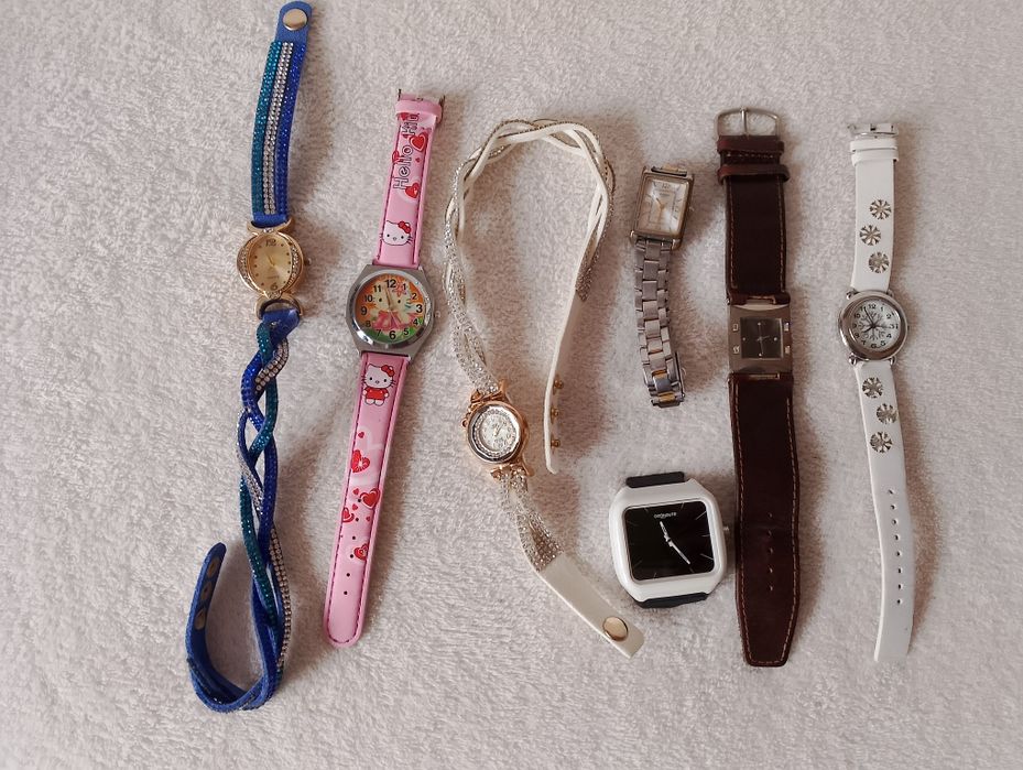 Фотоапарати, часовници, ретро телефони, броеници