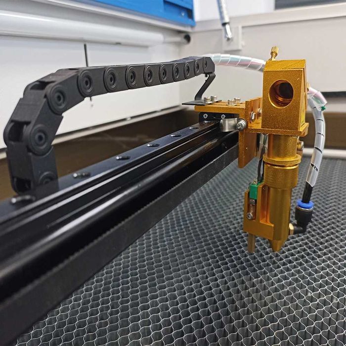 CO2 лазер за гравиране и рязане 60W, 40x60 см, Ruida 6445 (CL6040T)