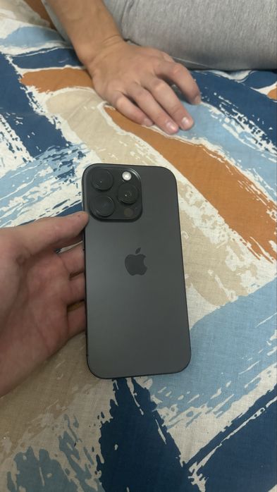 телефон Iphone 16 pro