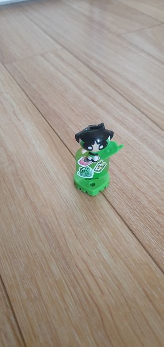 Figurine de colecție din ouă Kinder mari