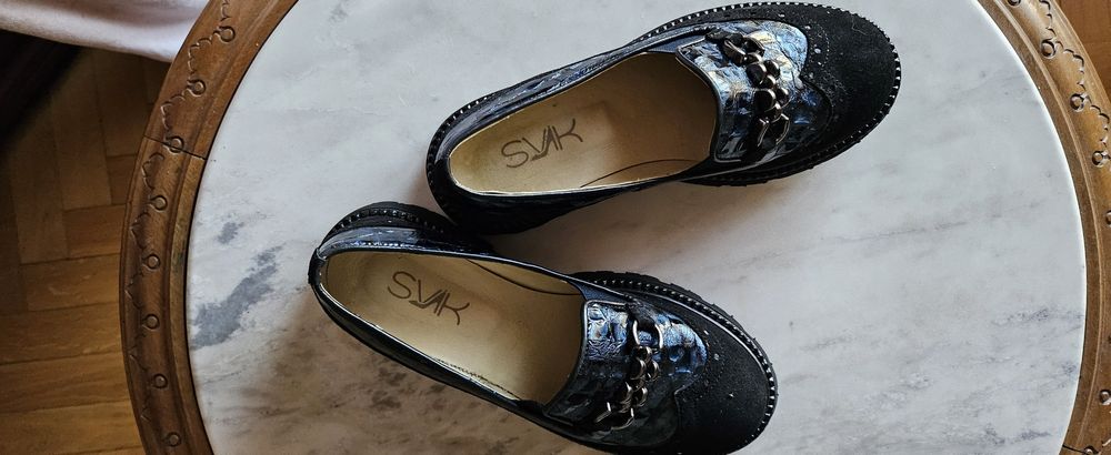 Обувки производител Пещера