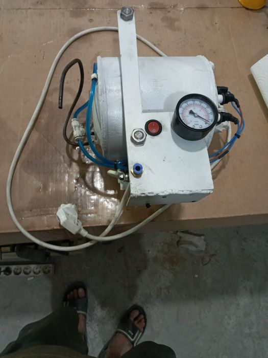 Вакуумный насос самодельный.