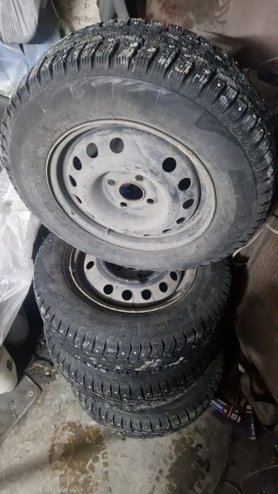 Продам диски с зимней резиной