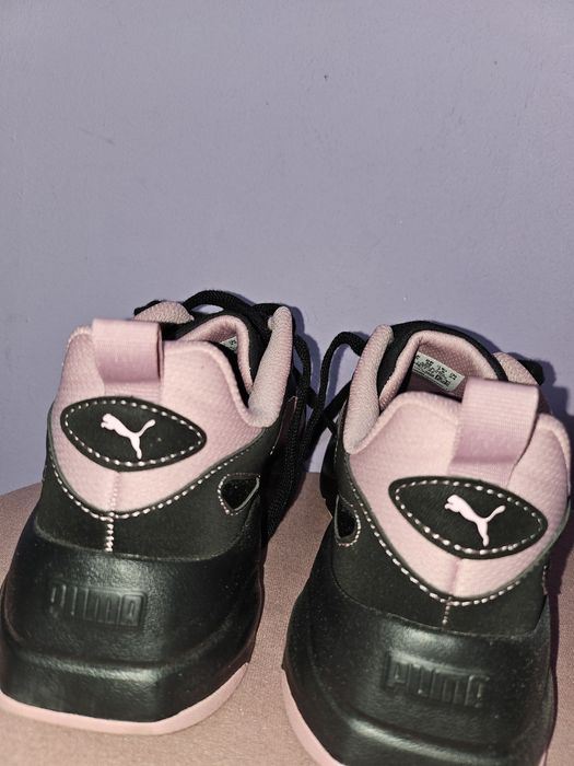 Adidasi  Puma  in stare foarte bună