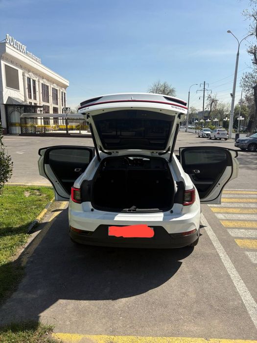 Polestar 2 Pilot Pack в идеальном состоянии