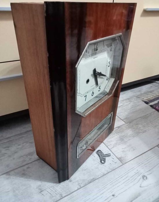 Ceas mecanic vechi Rusesc, Iantar, pendul si cheie(coplet )de colectie