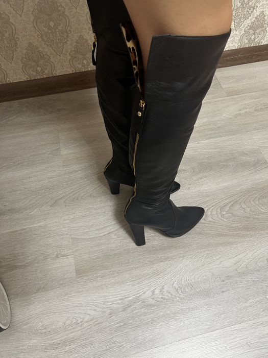 Сапожки Stuart Weitzman