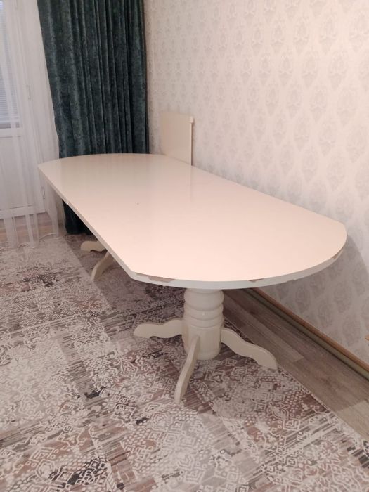 Продаётся стол за 11000