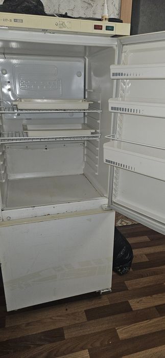 Холодильник продажа срочно