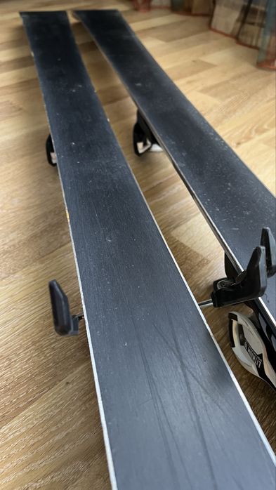 Ски тип писалки, щеки и обувки