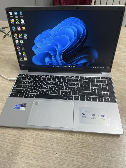 Yami  N 11 16 GB 256 GB.