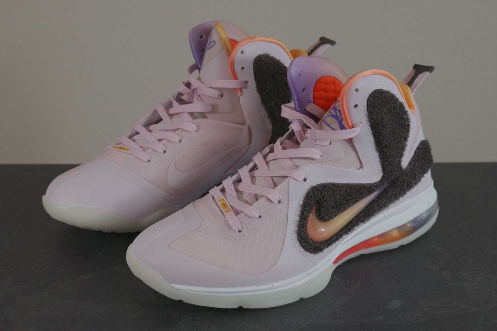 Нови! Nike LeBron 9 'Regal Pink' - 44,5 номер Оригинални!