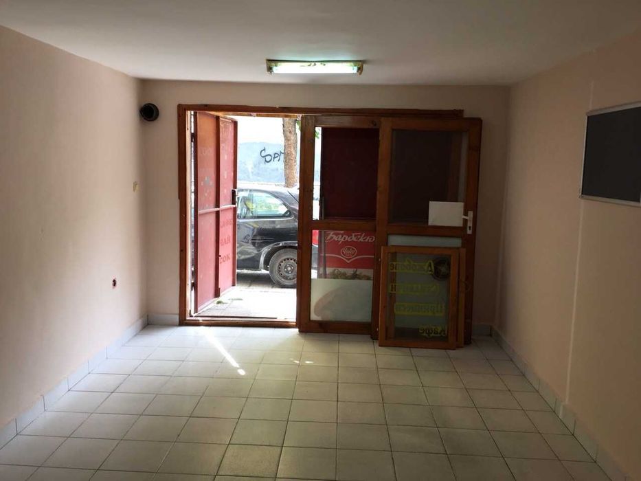 Дава се под наем Гараж / Паркомясто в Варна, Център - 24 кв.м за 153 € - Снимка #3