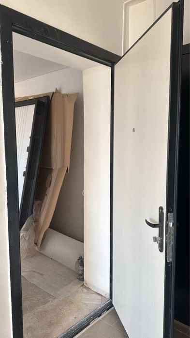 Продам дверь металлическую б/у