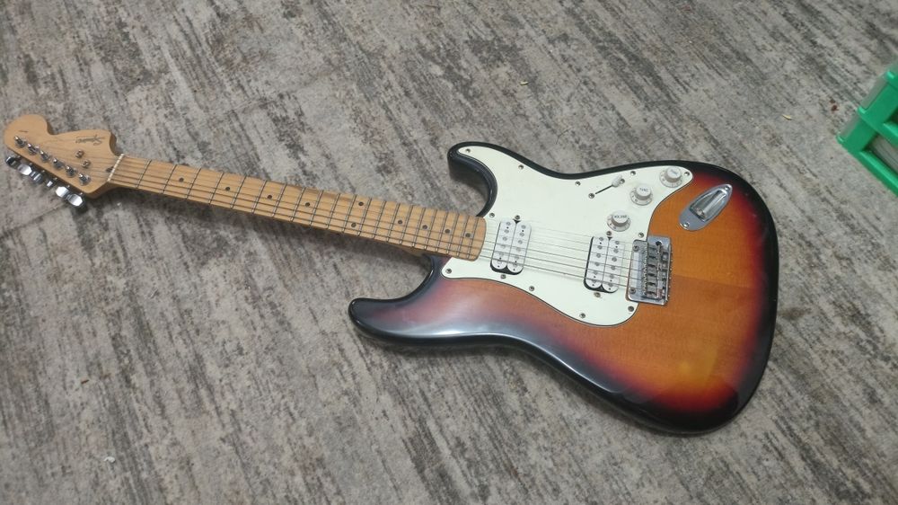 Squier afiniti в красивом  цвете