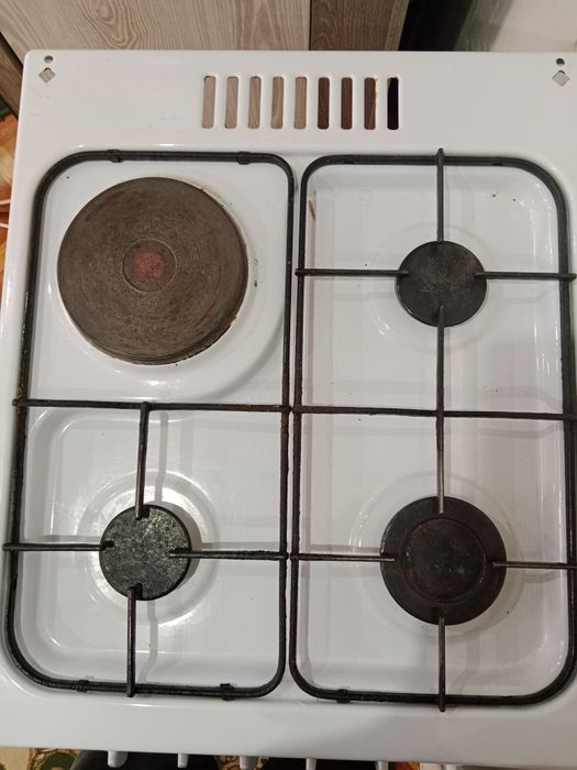 Продам газовую плиту.