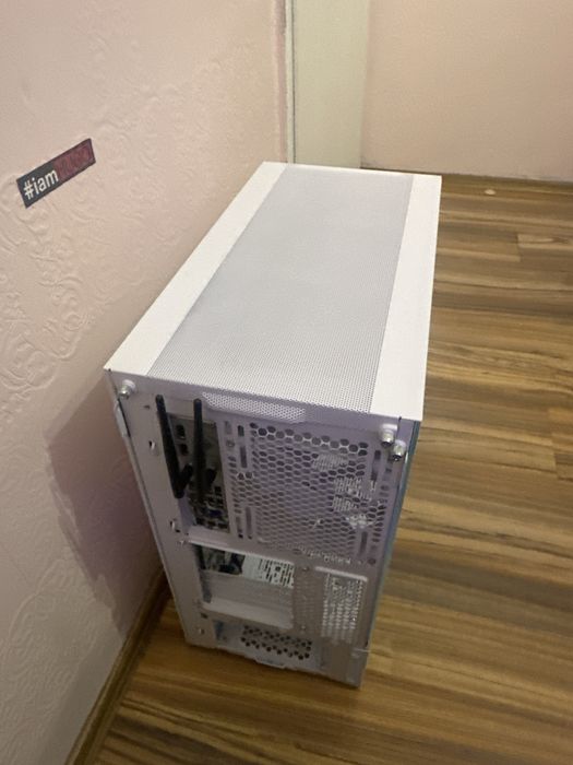 Кутия LianLi Lancool 216 White като Нова !!!