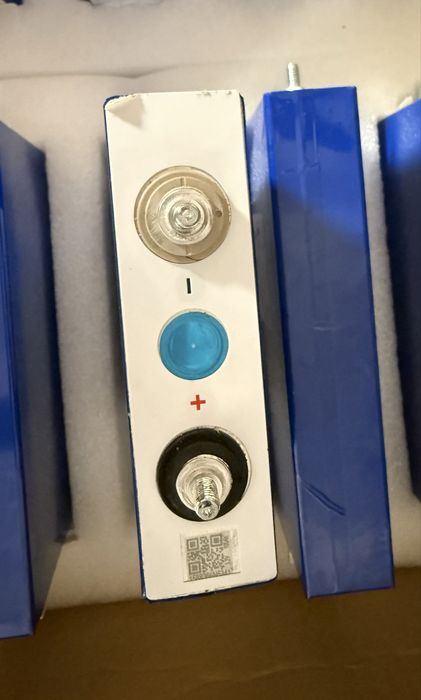 8 Baterii fotovoltaice Lifepo4 - 105 Ah, 3.2V