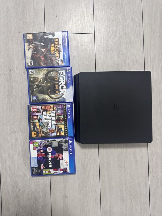 Ps4 slim 500GB cu controller+4 jocuri in stare perfecta de functionare