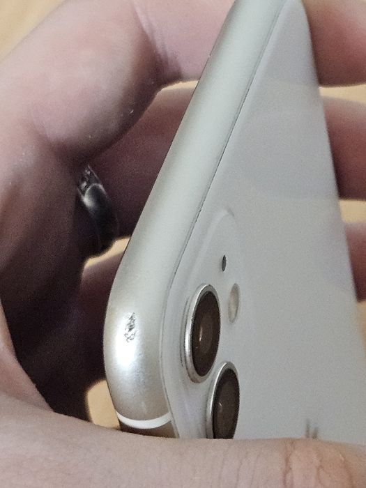 Продам IPhone 11