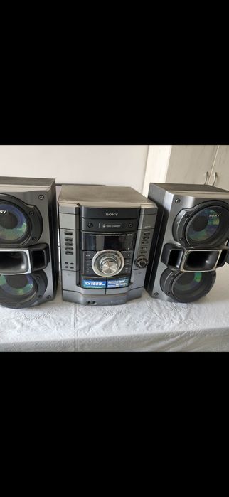 Аудио система  Сони  CD,AUX,RADIO