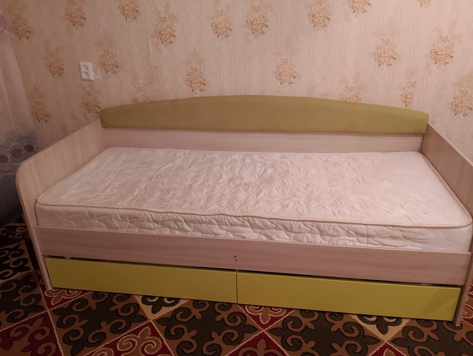 Продам б/у кровать