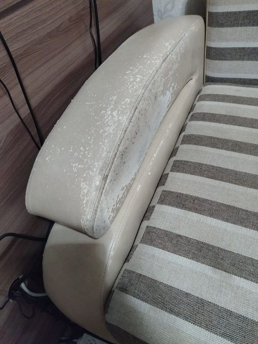 Продаётся раскладной диван.