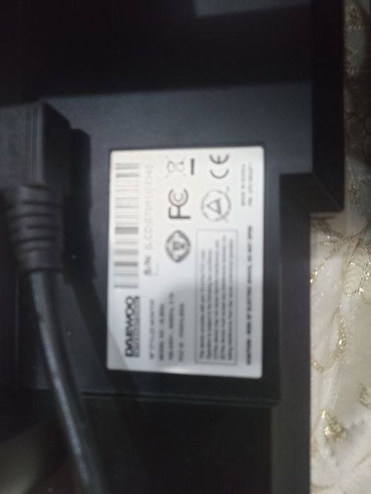 Настолен монитор 20лв.